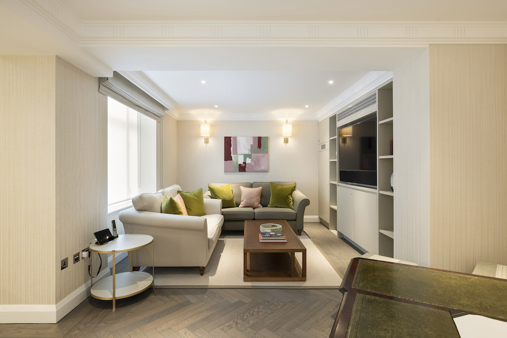 106 55PL Living Area - 4