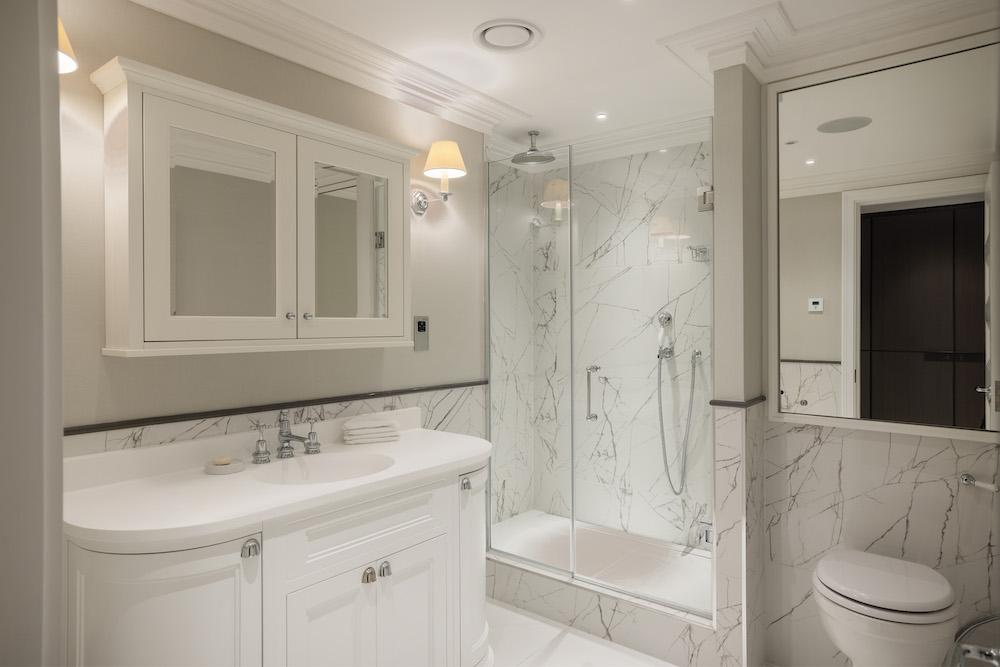86-55PL-Bathroom-One-1.jpg