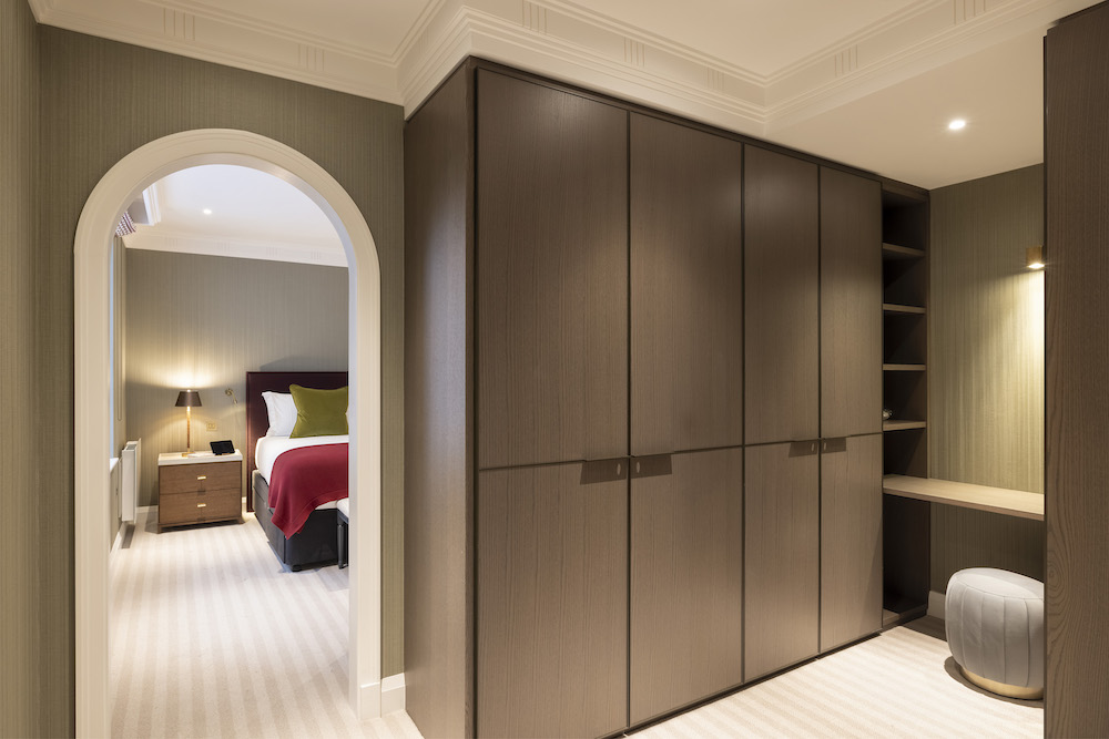 86-55PL-Bedroom-One-5.jpg